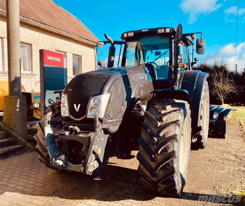 Valtra T 203 Tractoare