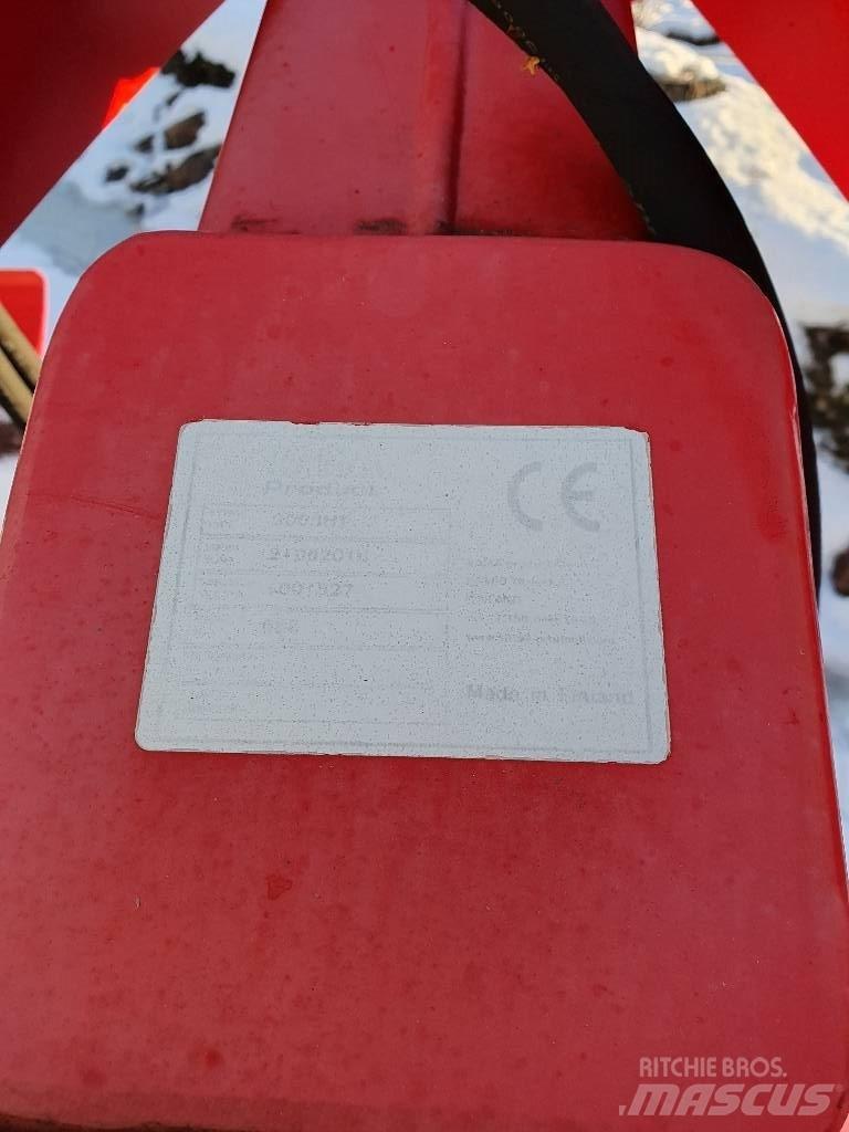Vama 300 JH 1 Lame pentru dezapezire si pluguri