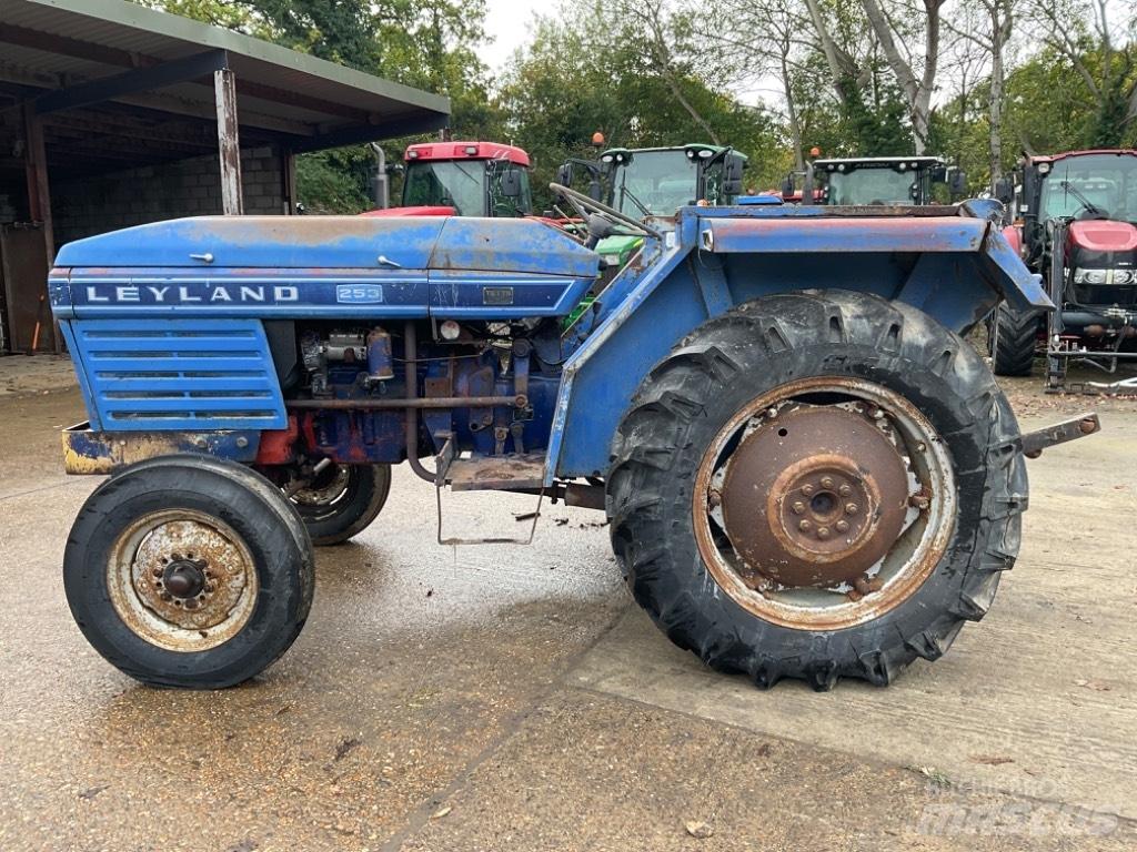 Leyland 253 Tractoare