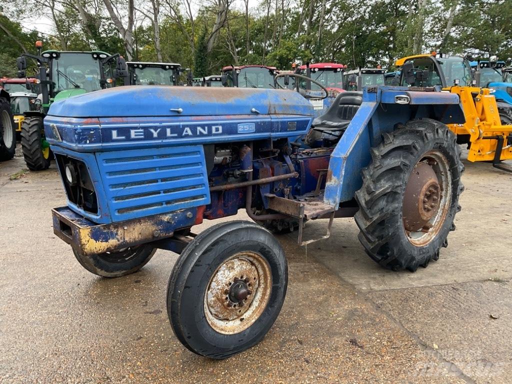 Leyland 253 Tractoare