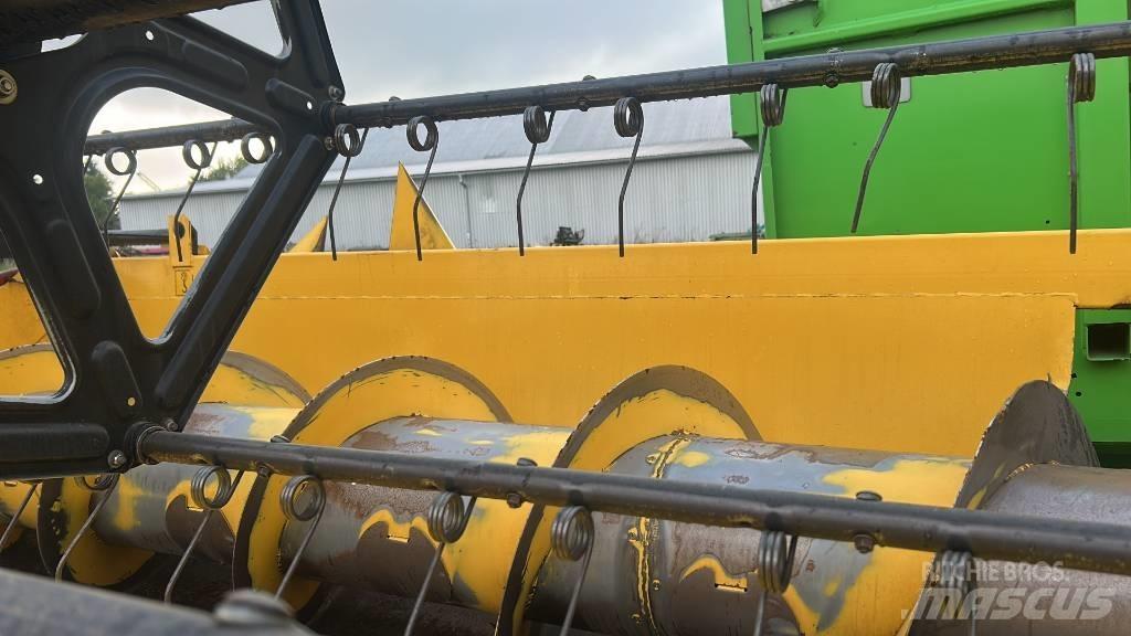 New Holland CSX 7080 Combine de secerat