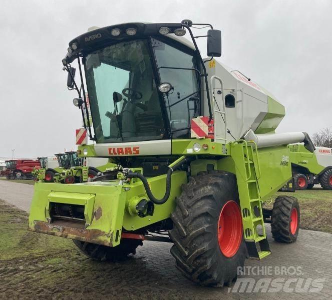 CLAAS AVERO 240 Combine de secerat