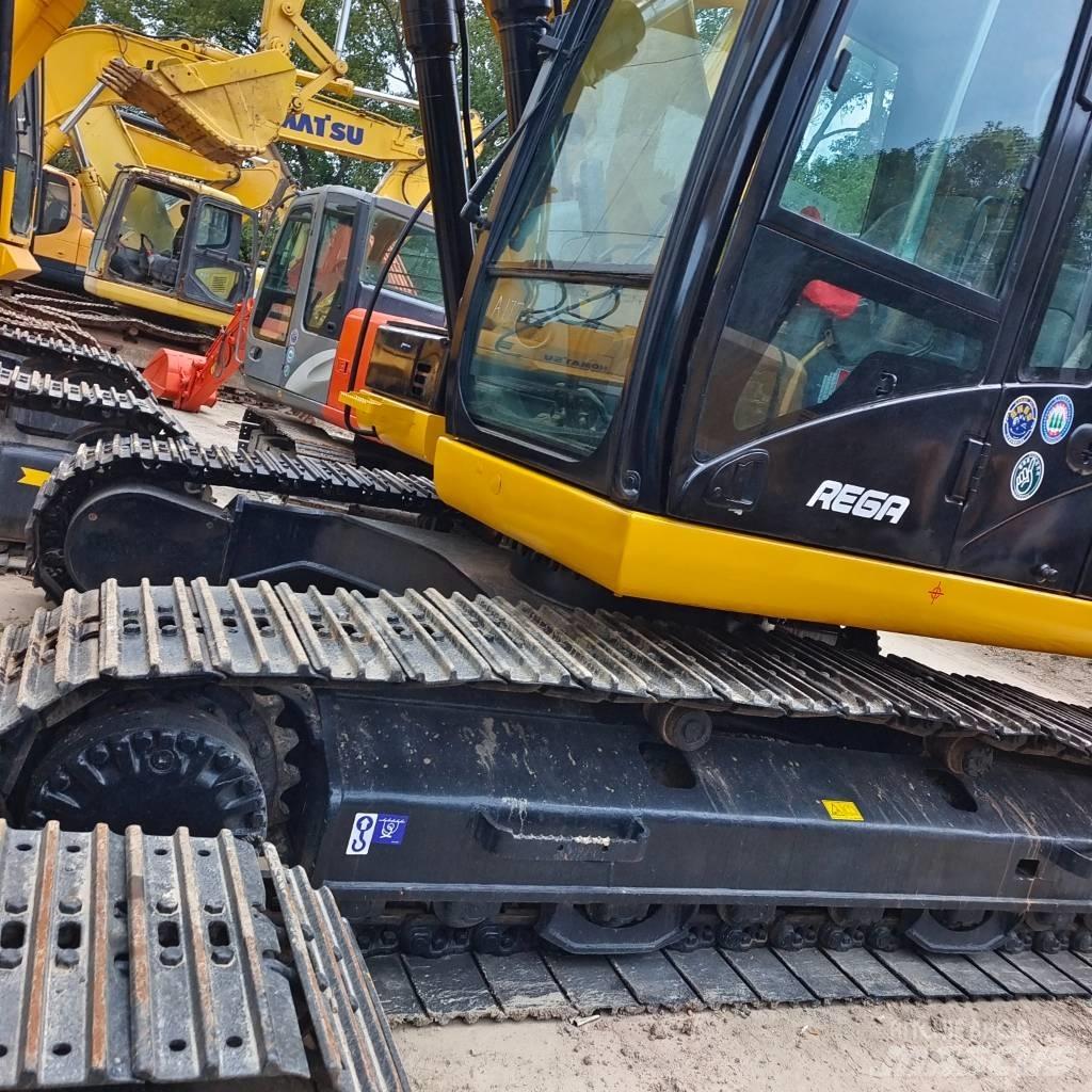 CAT 323 D Excavatoare pe șenile
