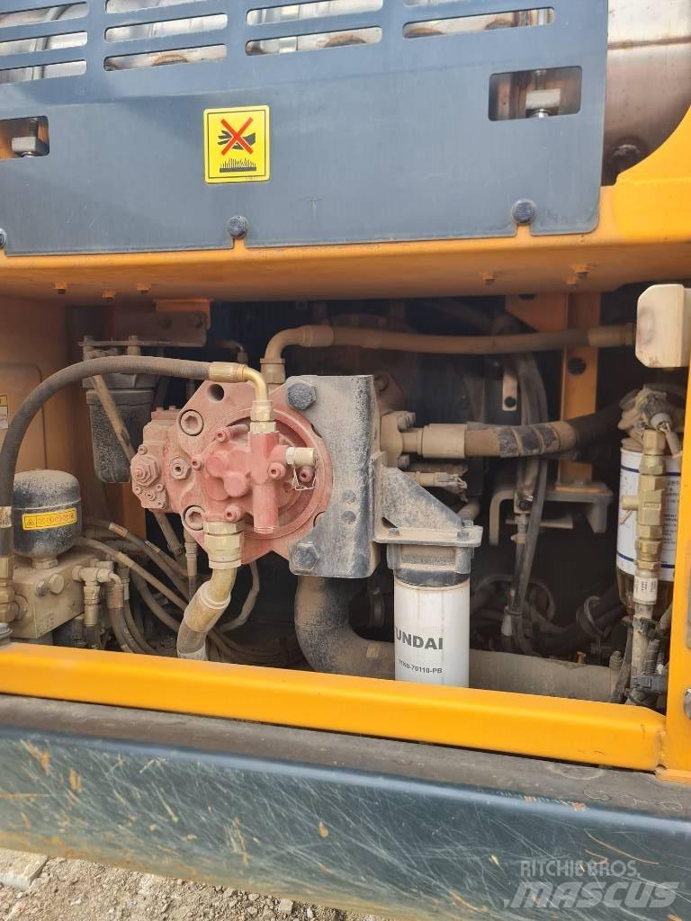 Hyundai HX 220 210 Excavatoare pe șenile
