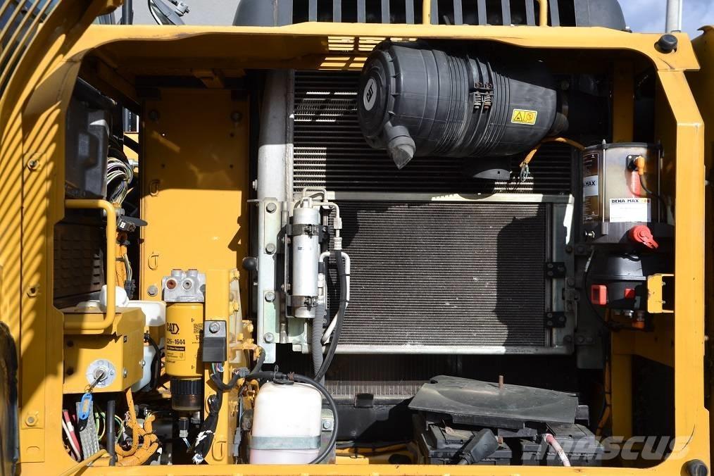 CAT 319 D L Excavatoare pe șenile
