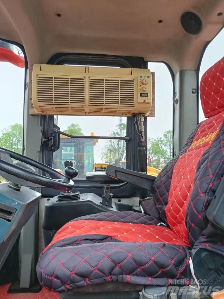 Doosan DL505 Incarcator pe pneuri