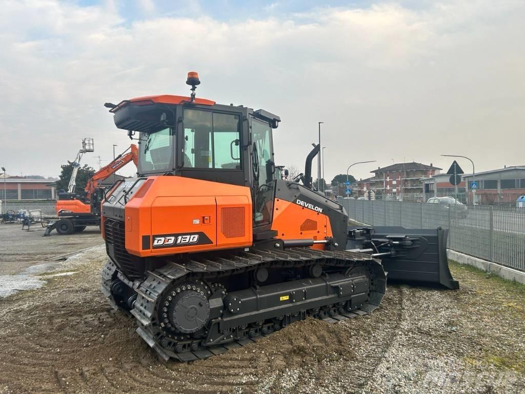 Develon DD 130 Buldozere pe senile
