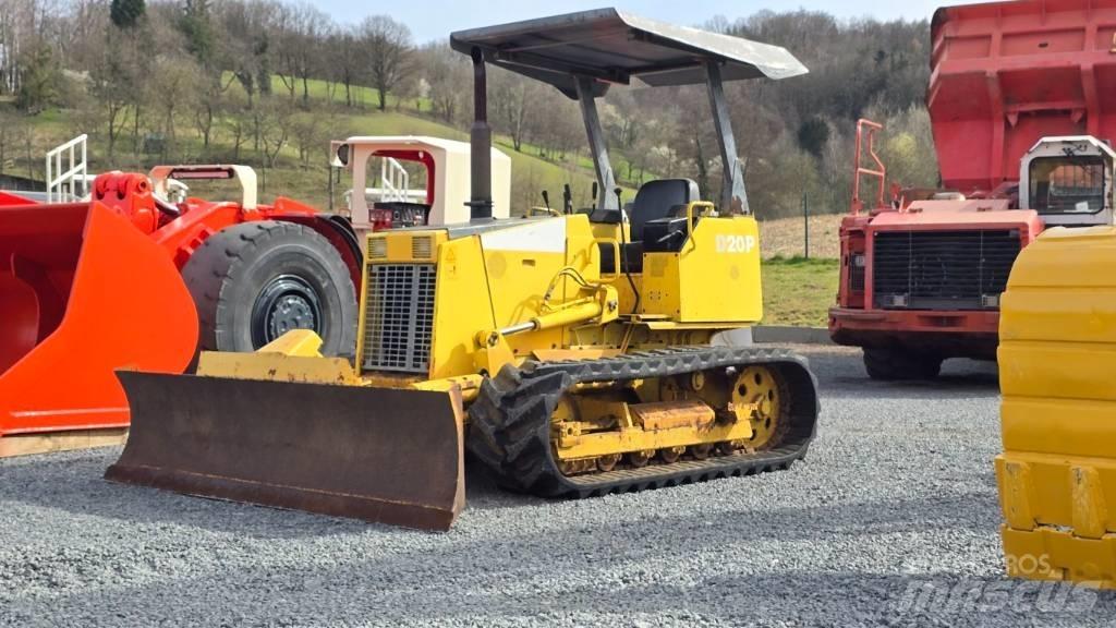 Komatsu D20P-7 Buldozere pe senile