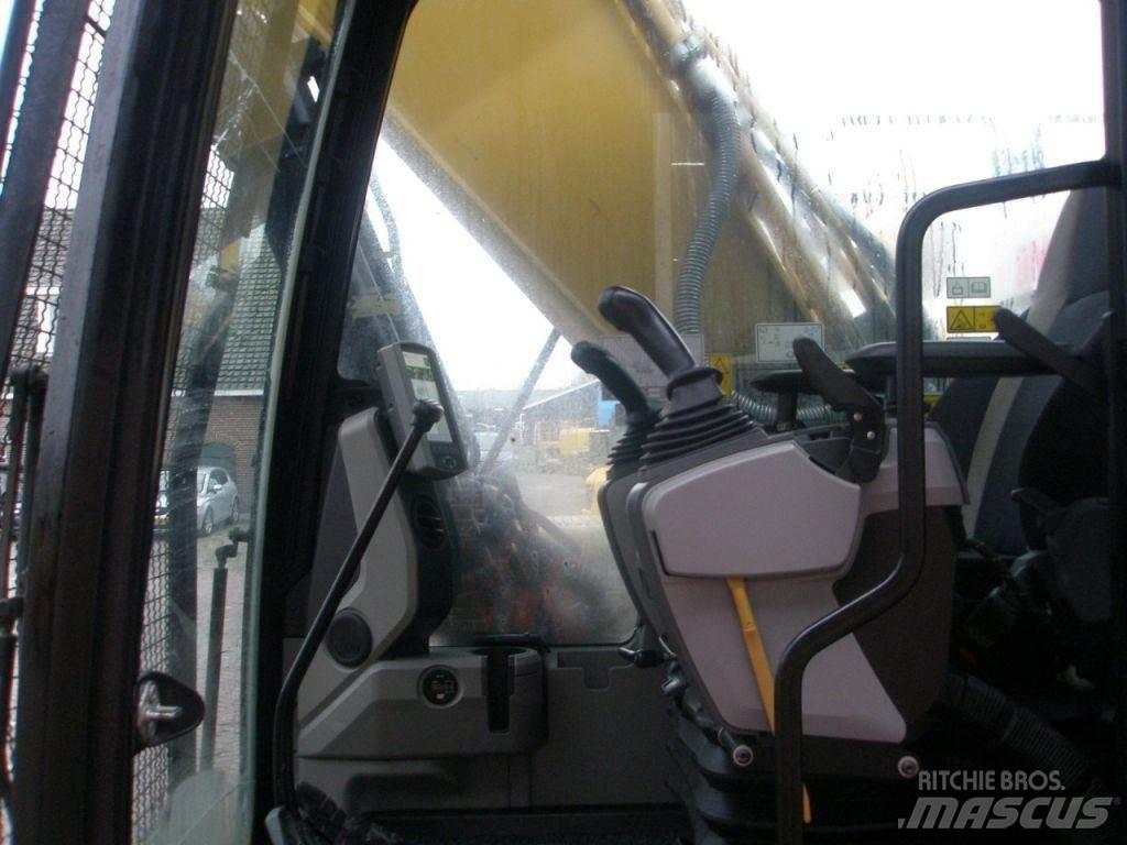 CAT 326FL Excavatoare pe șenile
