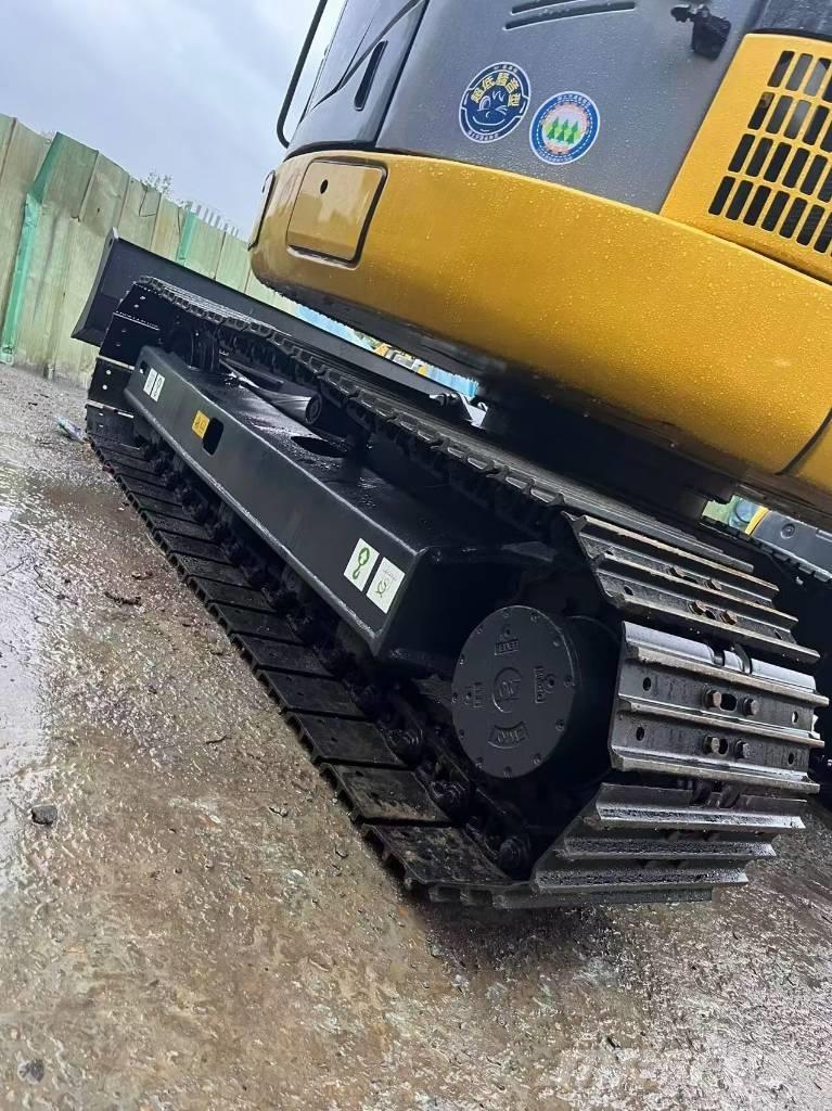 Komatsu PC 78 Excavatoare pe șenile
