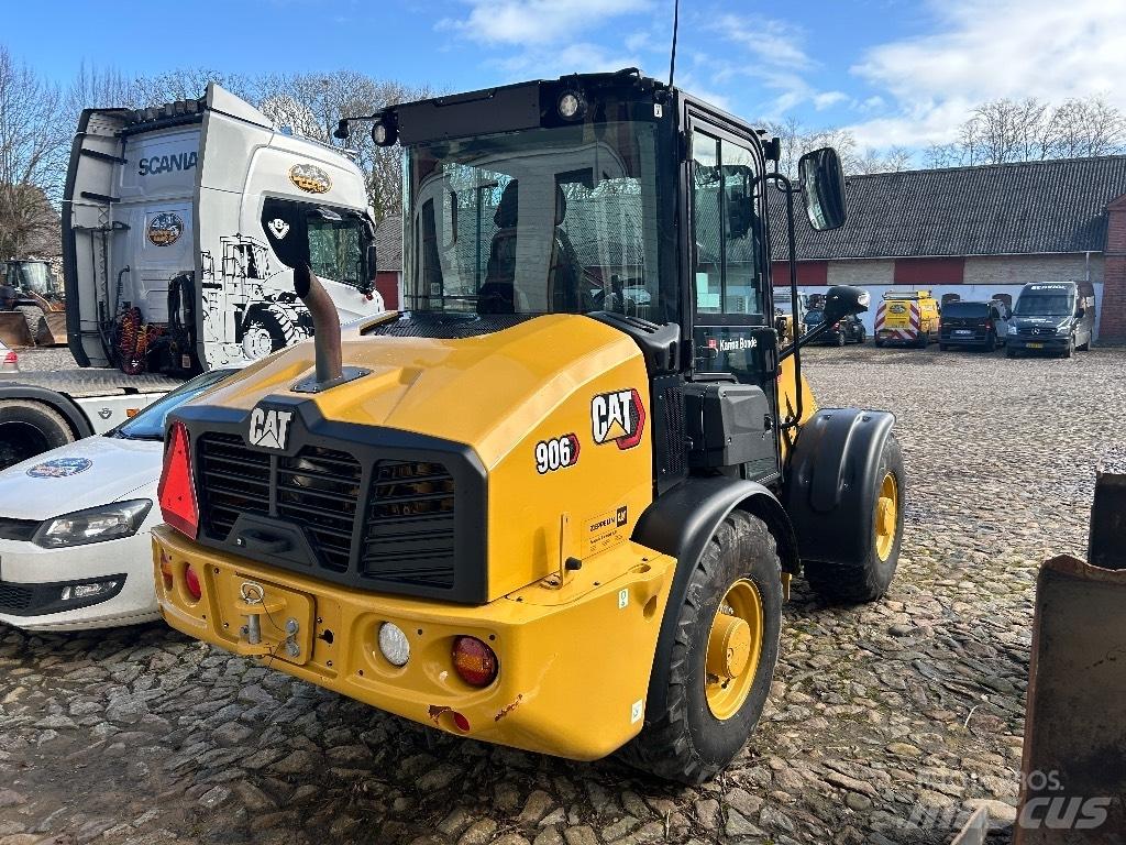 CAT 906 Incarcator pe pneuri