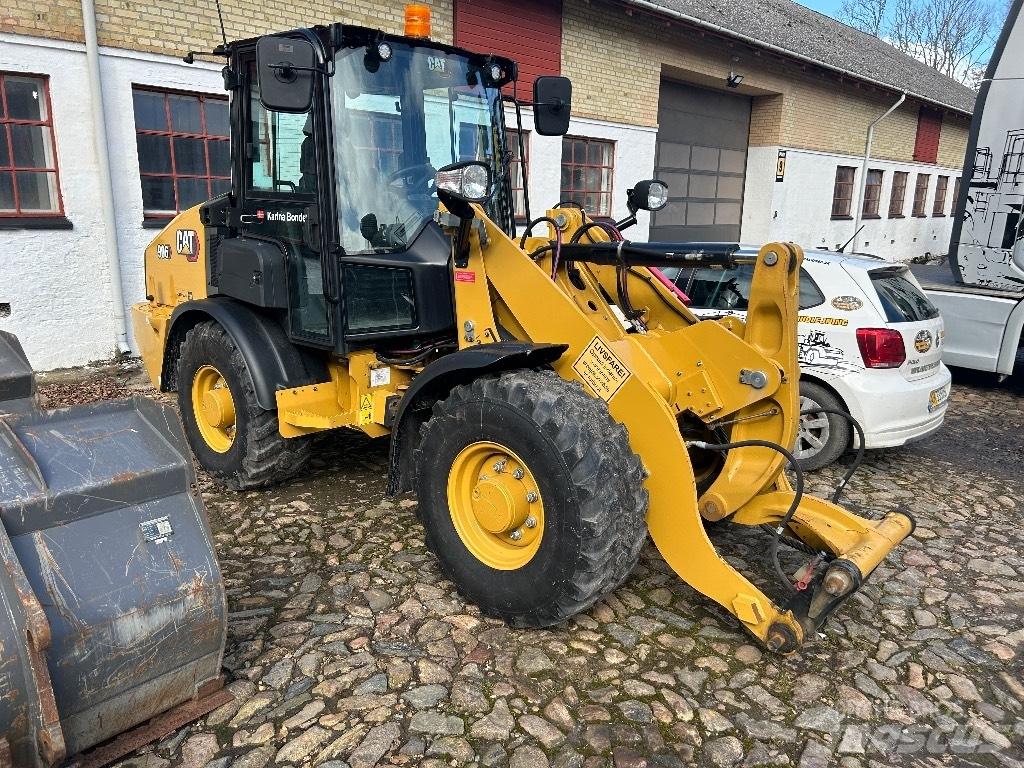 CAT 906 Incarcator pe pneuri