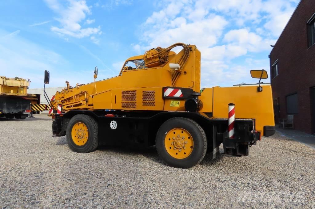 Kobelco RK 70 M2 Macara teren accidentat