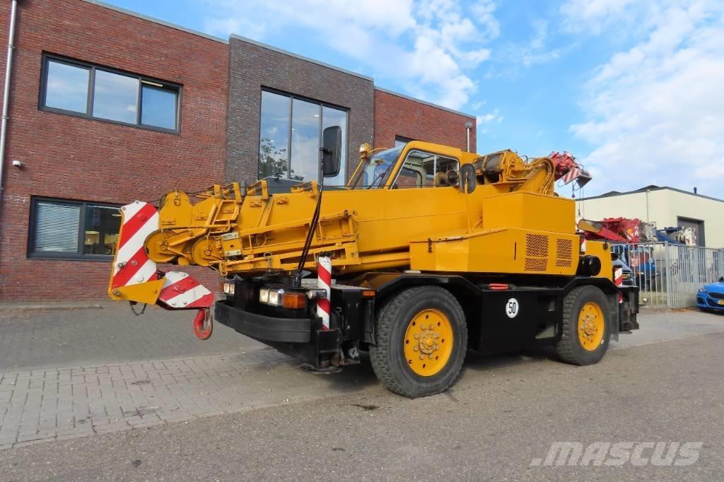 Kobelco RK 70 M2 Macara teren accidentat