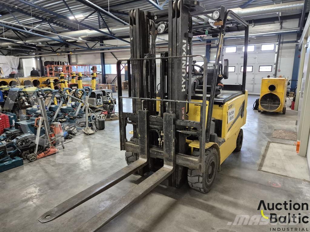 Hyundai 30B-9 Stivuitor electric