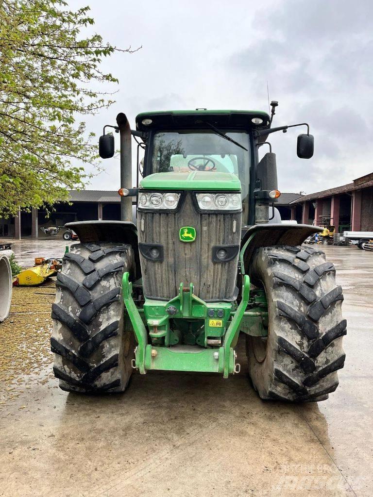 John Deere 7230 R Tractoare