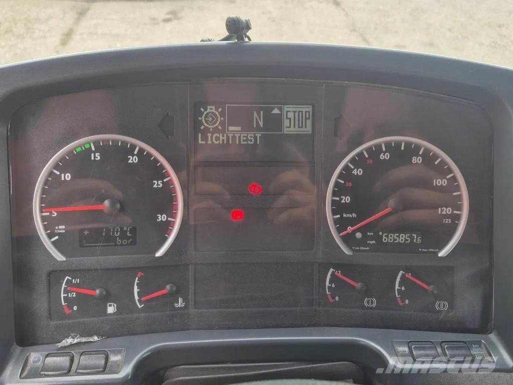 MAN 26 430 Camion cu carlig de ridicare