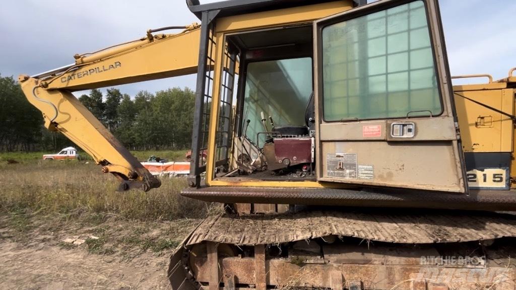 CAT 215 Excavatoare pe șenile
