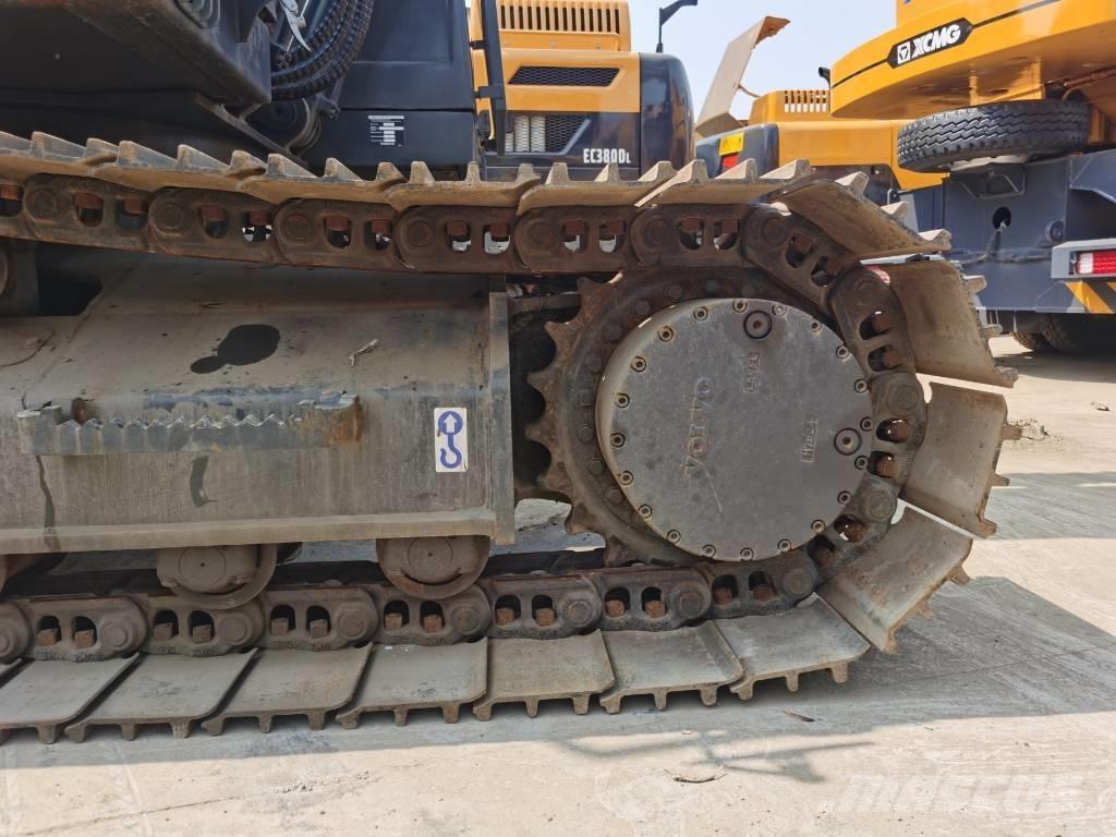 Volvo EC 220 Excavatoare pe șenile
