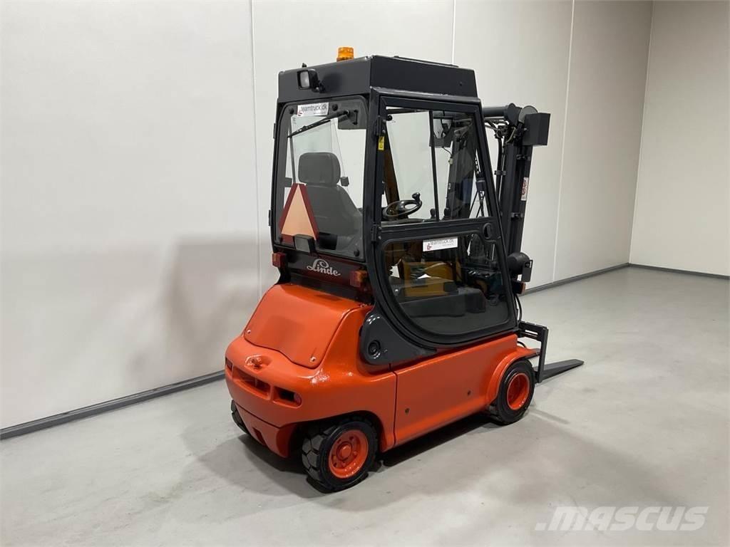 Linde E20P-02 Stivuitor electric