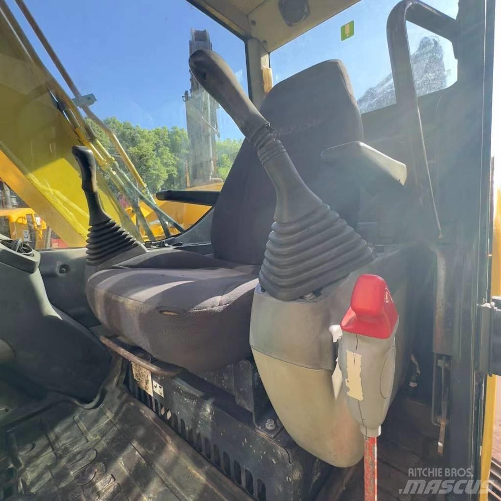 Komatsu PC 70 Excavatoare pe șenile
