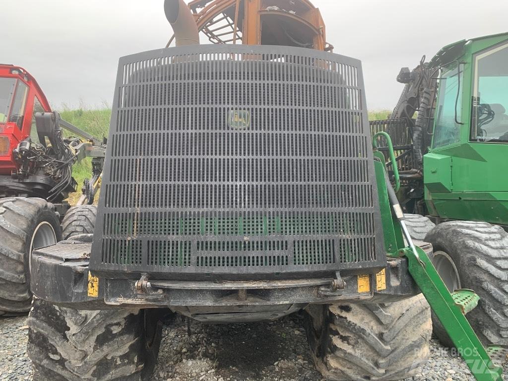 John Deere 1110 E Cabine si interior