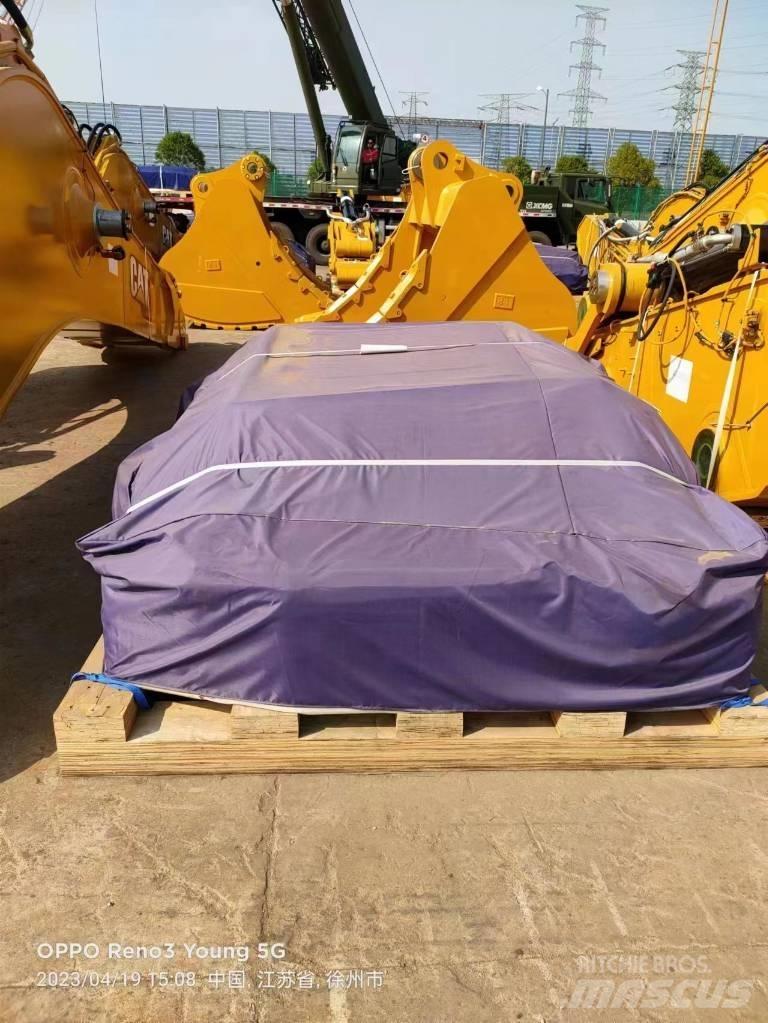 CAT 395 Excavatoare pe șenile
