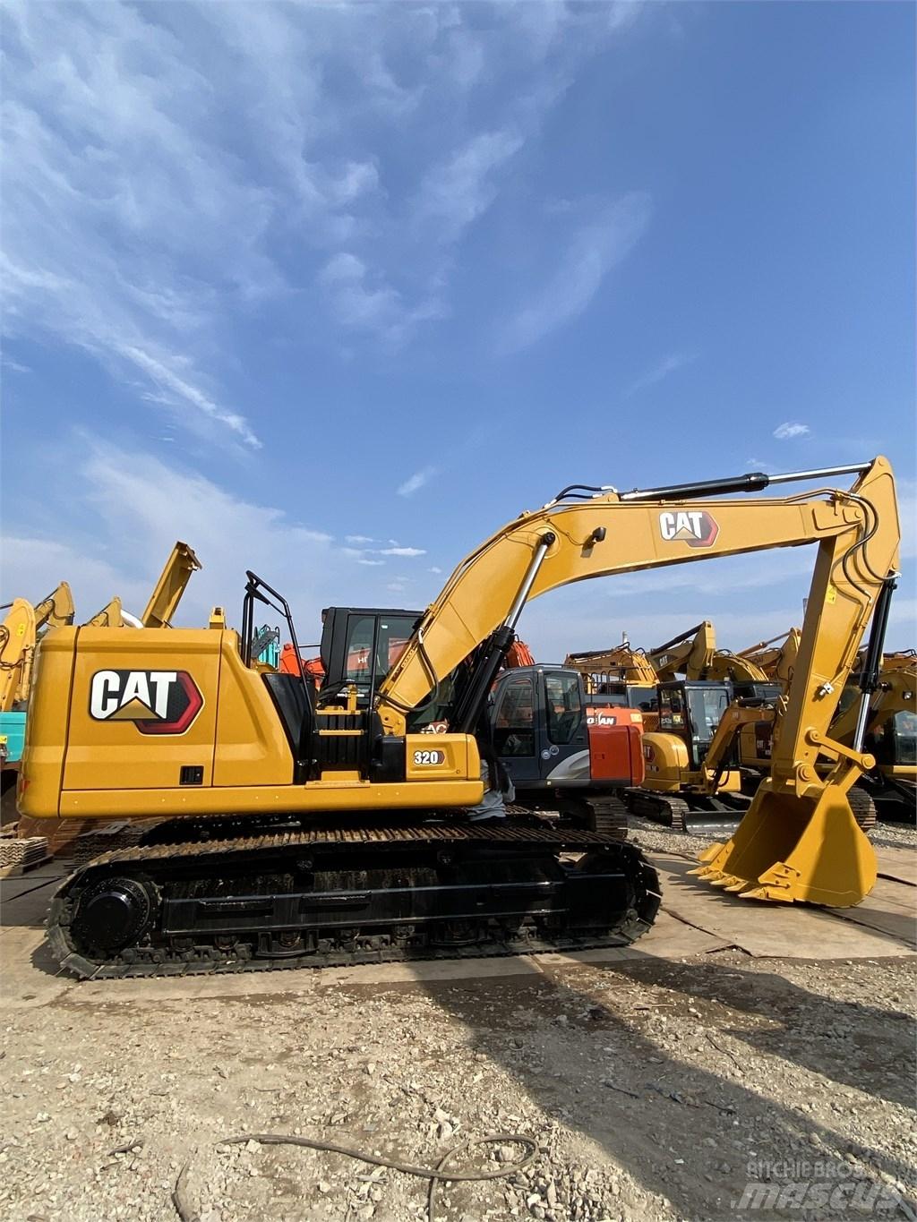 CAT 320 Excavatoare pe șenile
