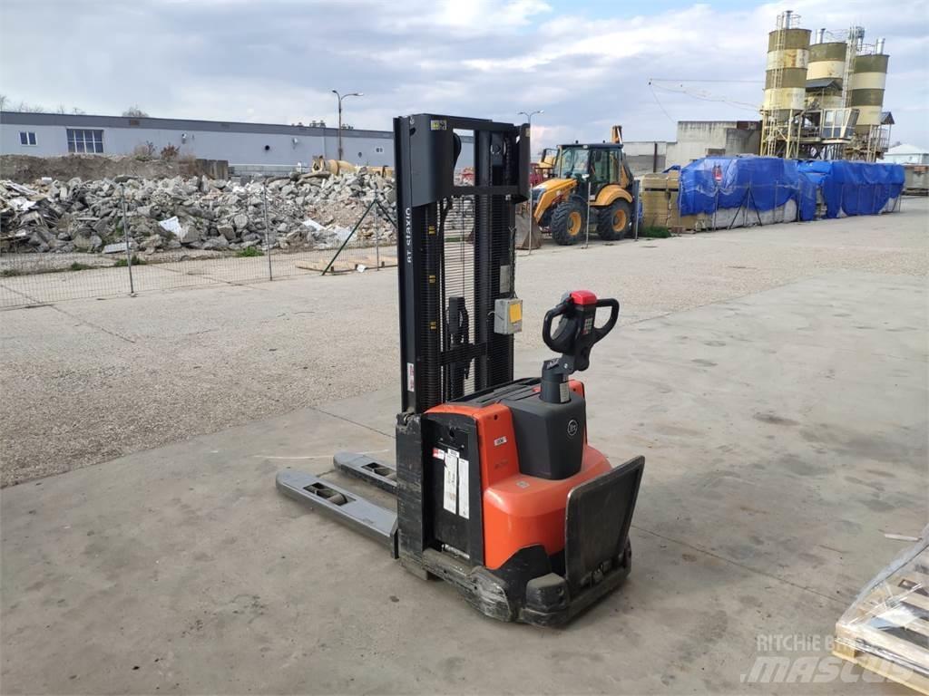 BT SWE120 Transpaleta manuala