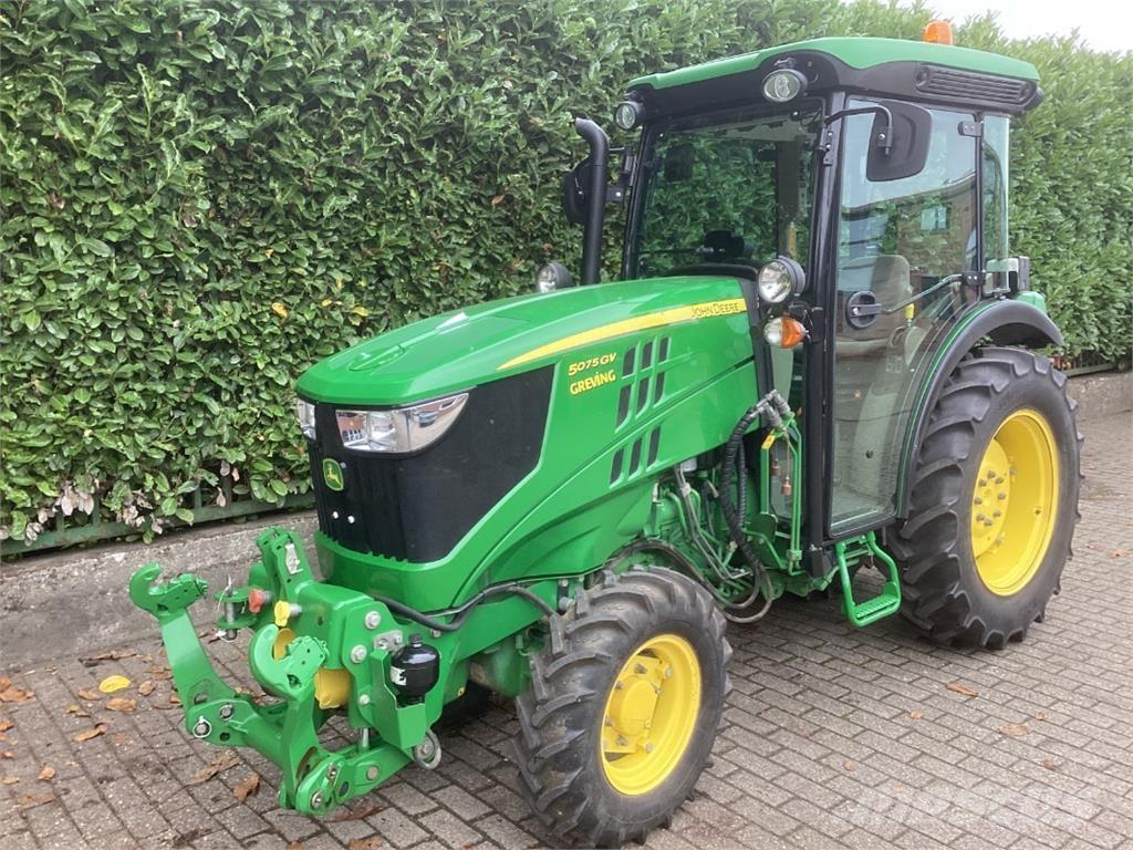 John Deere 5075GV Tractoare