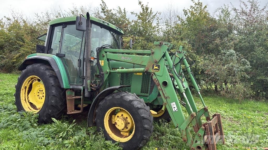 John Deere 6100 Tractoare