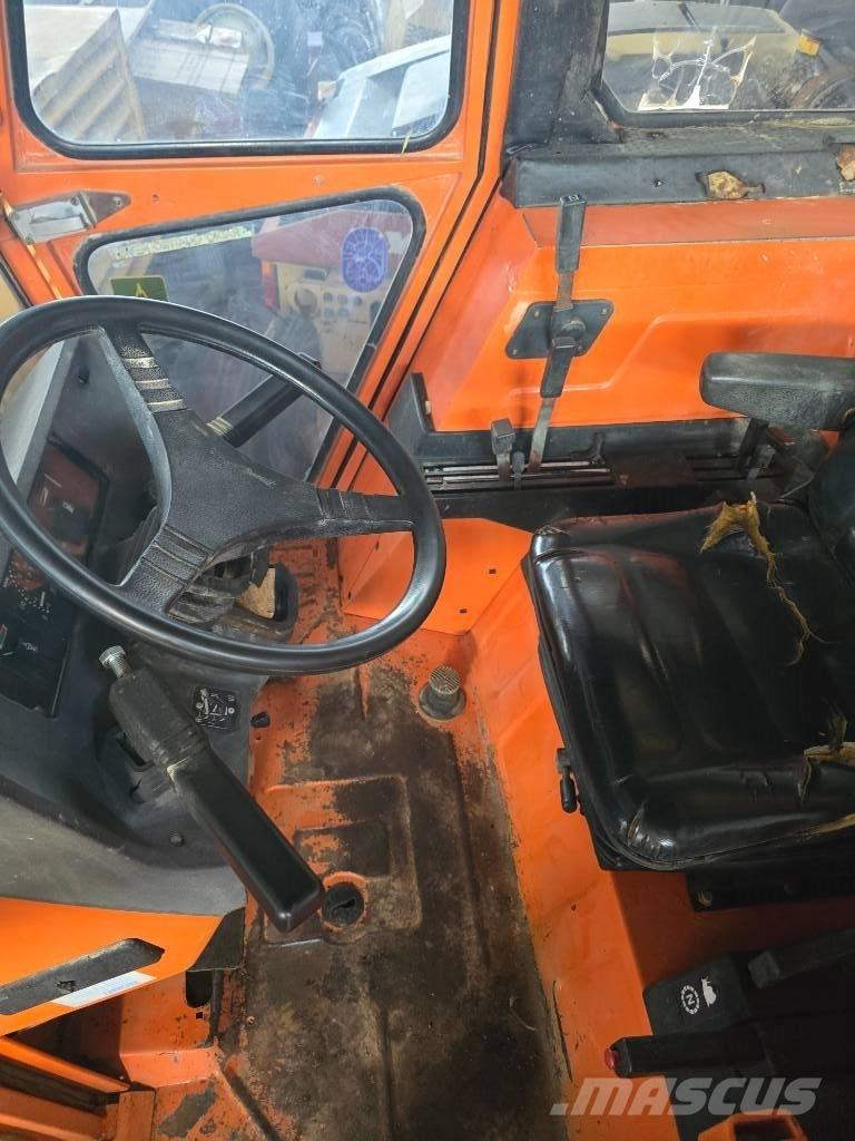 Fiat-Hitachi 1880 DT Tractoare