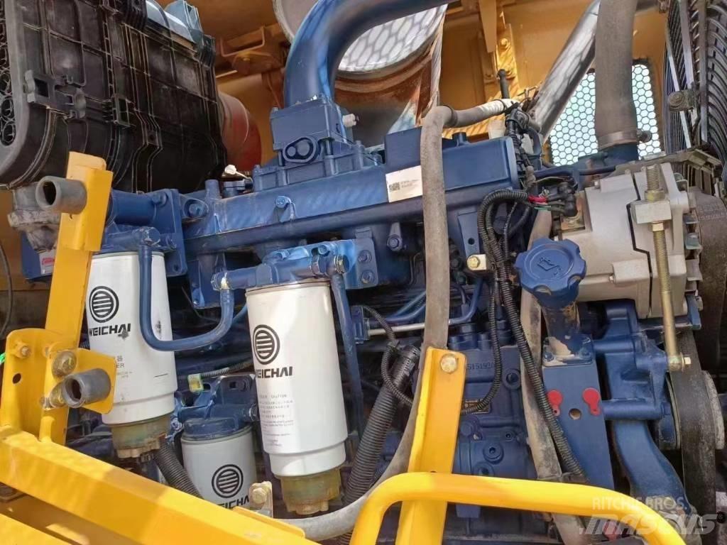 SEM 660D Incarcator pe pneuri