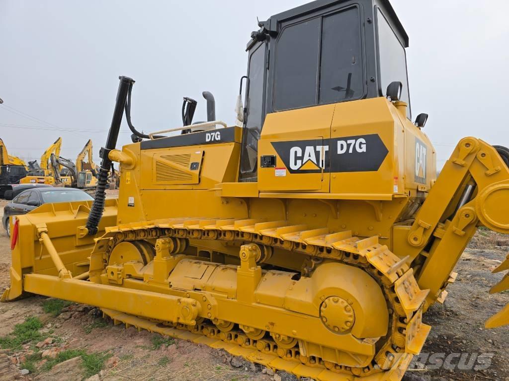 CAT D7G Buldozere pe senile