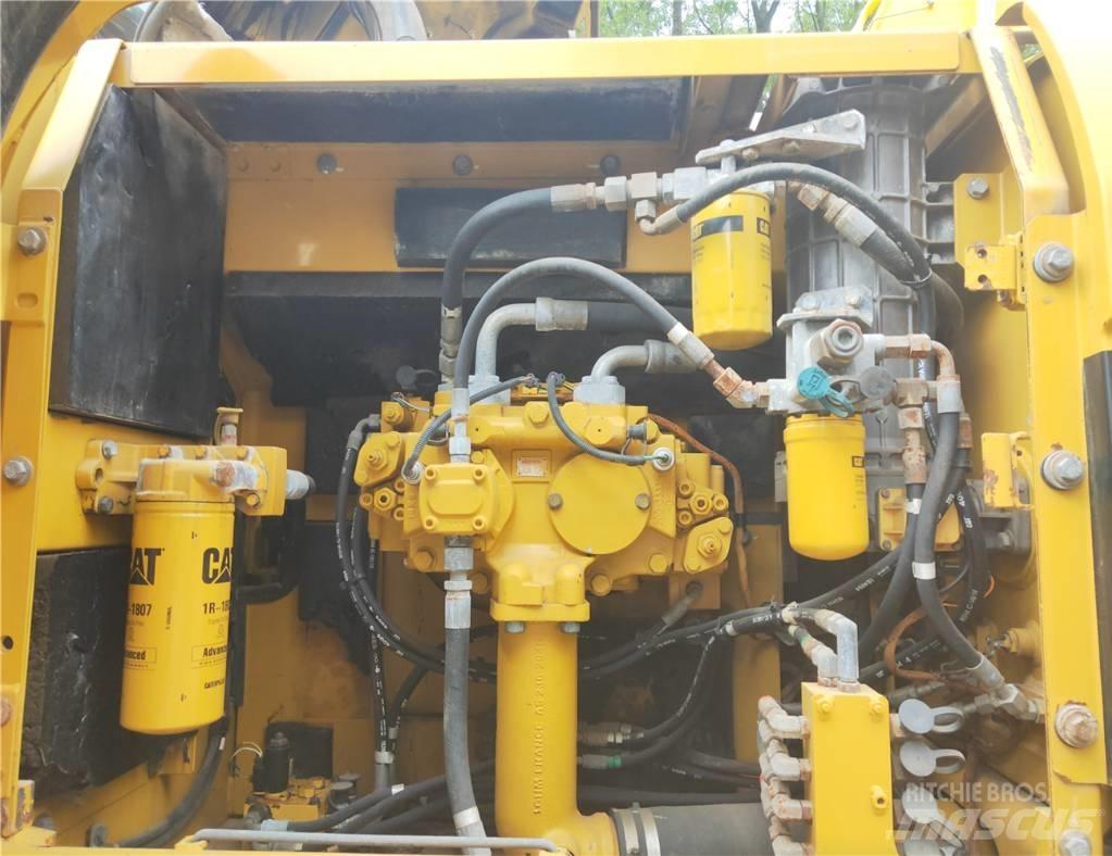 CAT 329 D Excavatoare pe șenile
