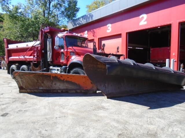 Mack CV 713 Lame pentru dezapezire si pluguri