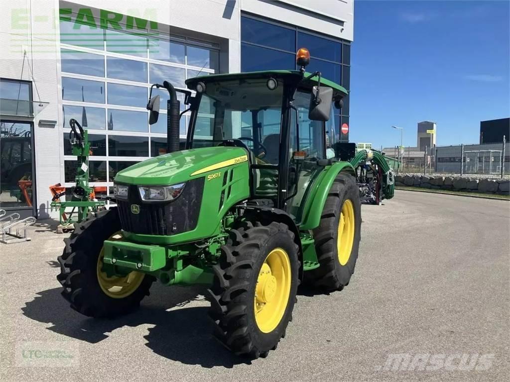 John Deere 5067e Tractoare