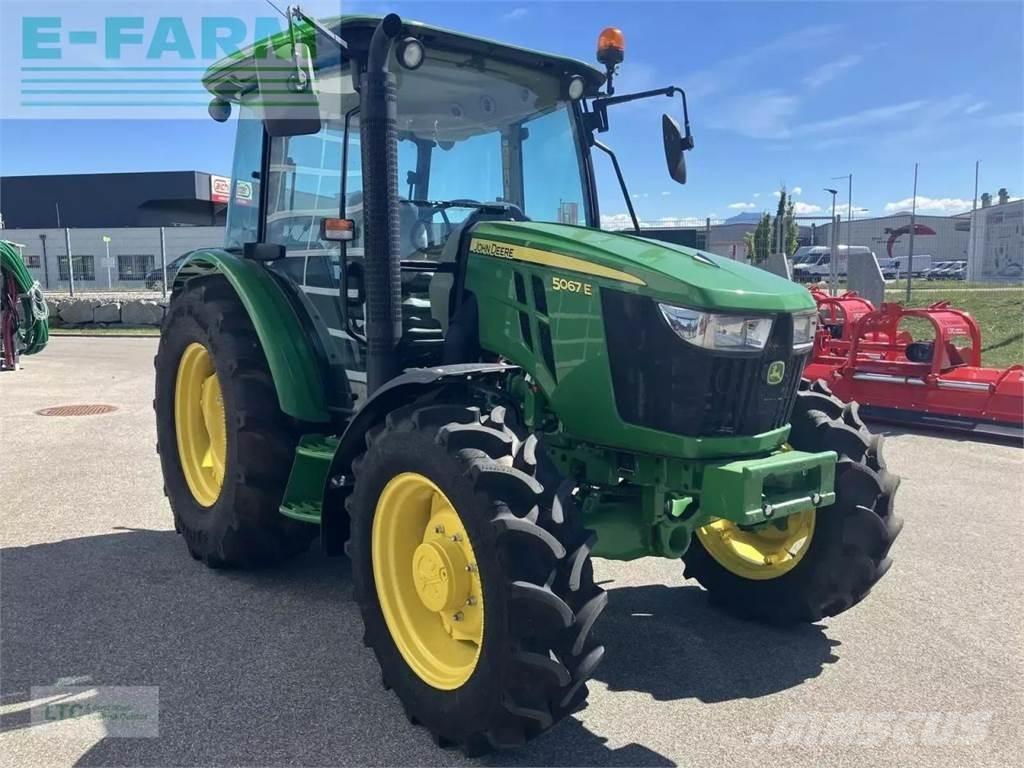 John Deere 5067e Tractoare