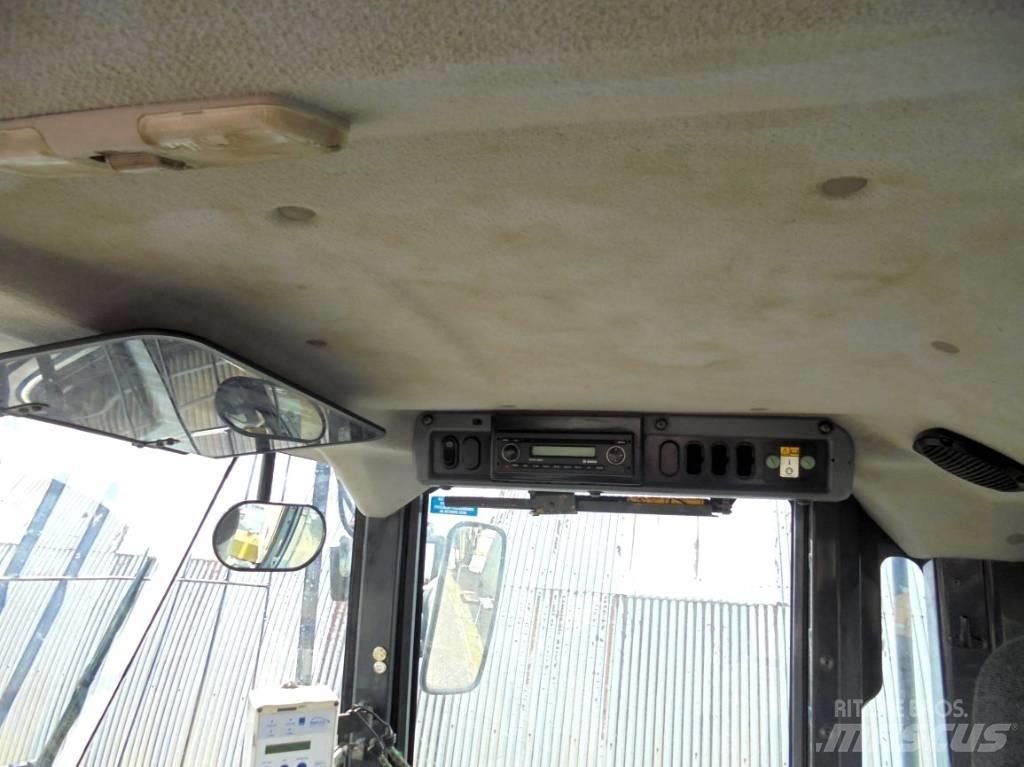 Komatsu WA 270-7 Incarcator pe pneuri