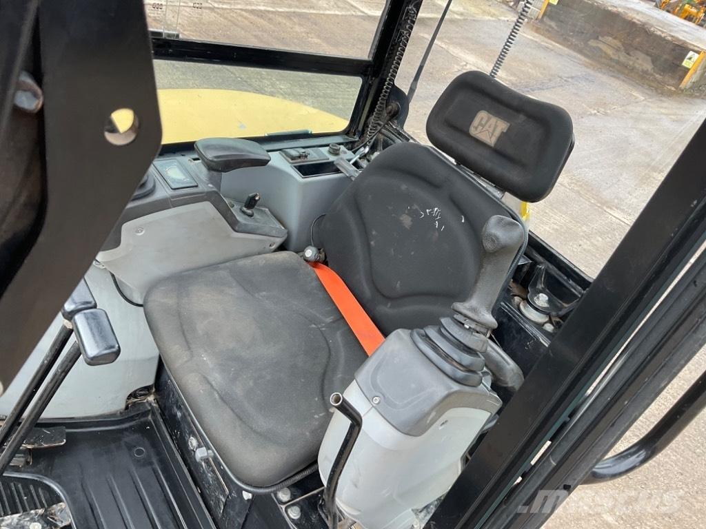 CAT 302.7 D CR Mini excavatoare < 7t
