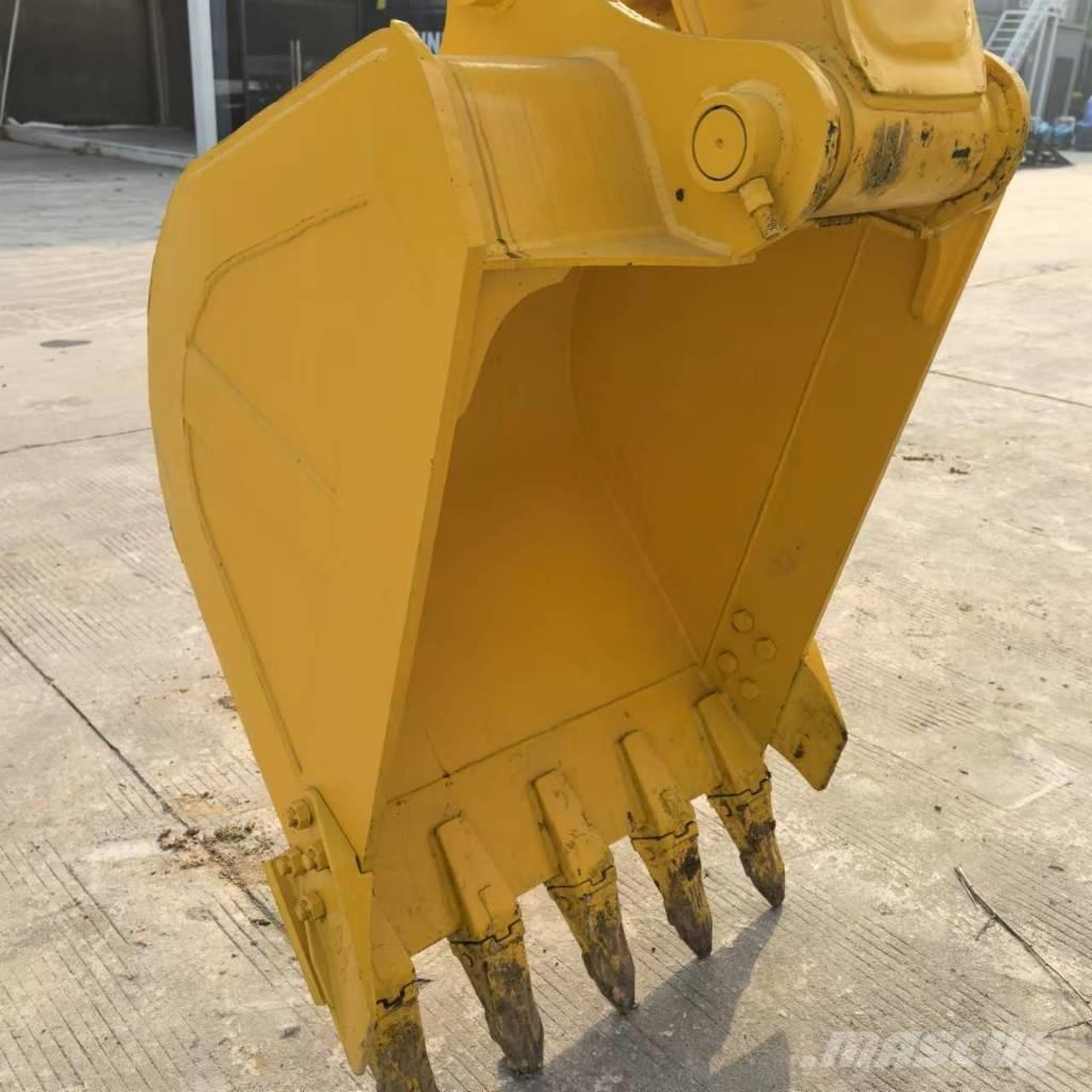Komatsu PC 130-7 Excavatoare pe șenile
