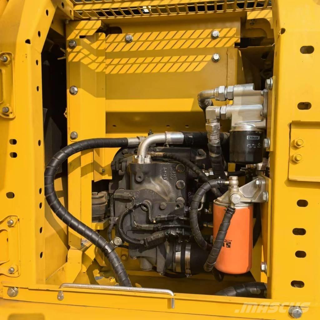 Komatsu PC 130-7 Excavatoare pe șenile
