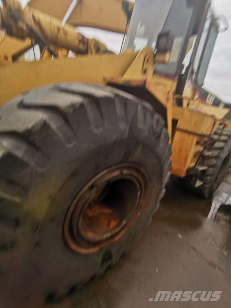 CAT 966F Incarcator pe pneuri