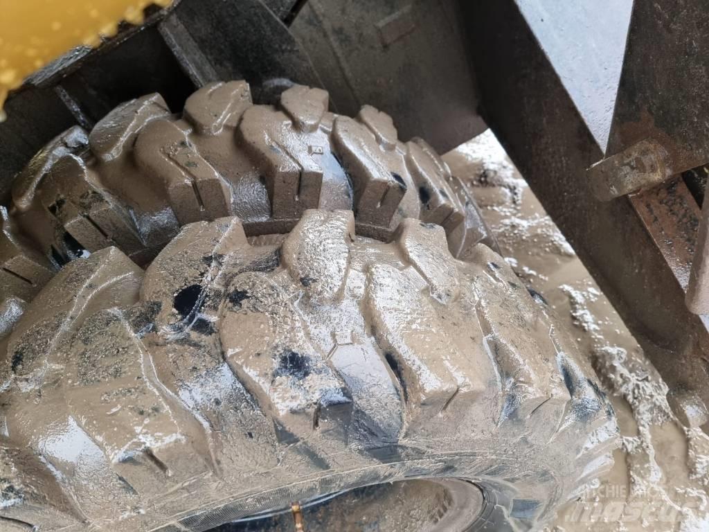 CAT M 313 C Excavatoare cu roti