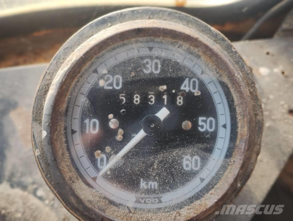 Volvo 4400 Incarcator pe pneuri