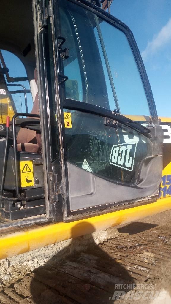 JCB JS 220 LC Excavatoare pe șenile
