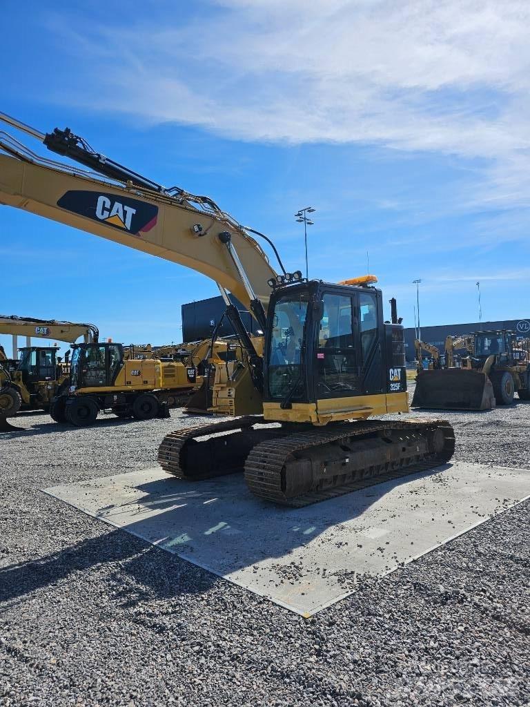 CAT 325 F Excavatoare pe șenile
