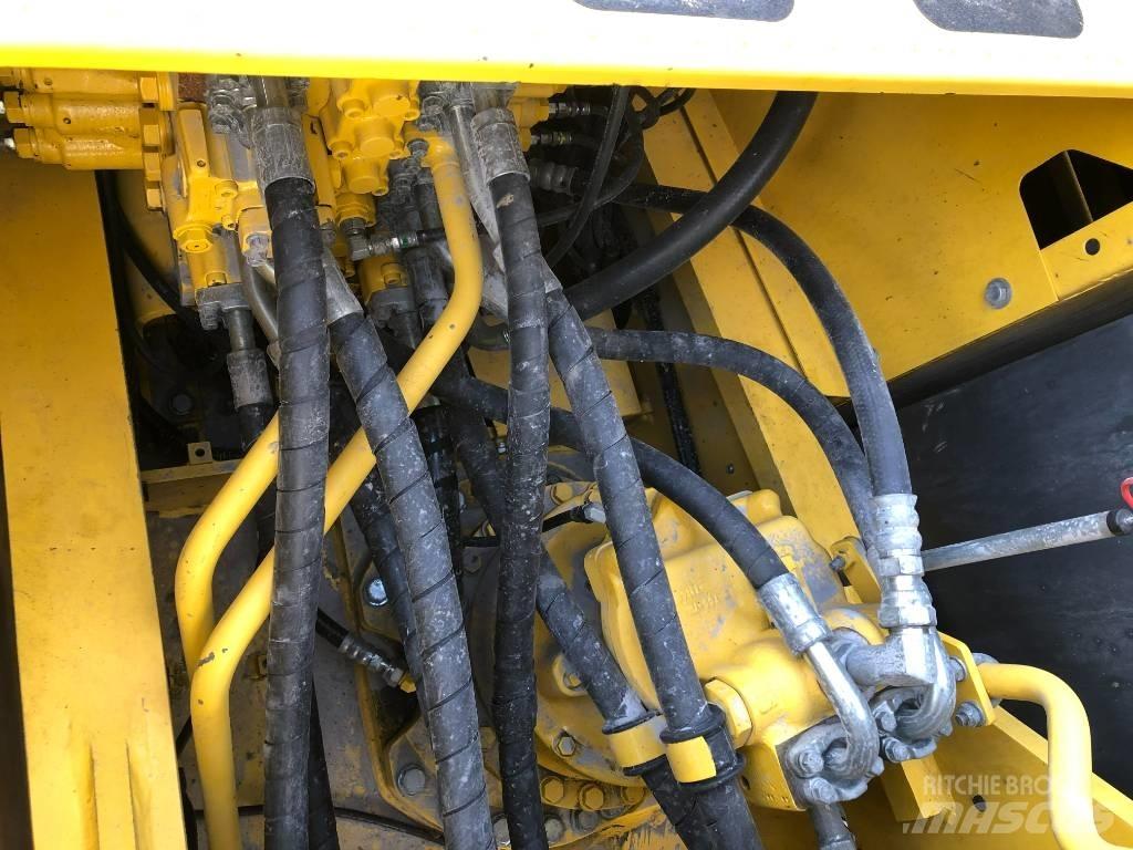 Komatsu 240-8 Excavatoare pe șenile
