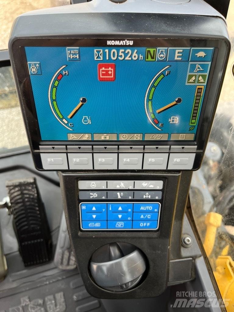 Komatsu PW148-8 Excavatoare cu roti