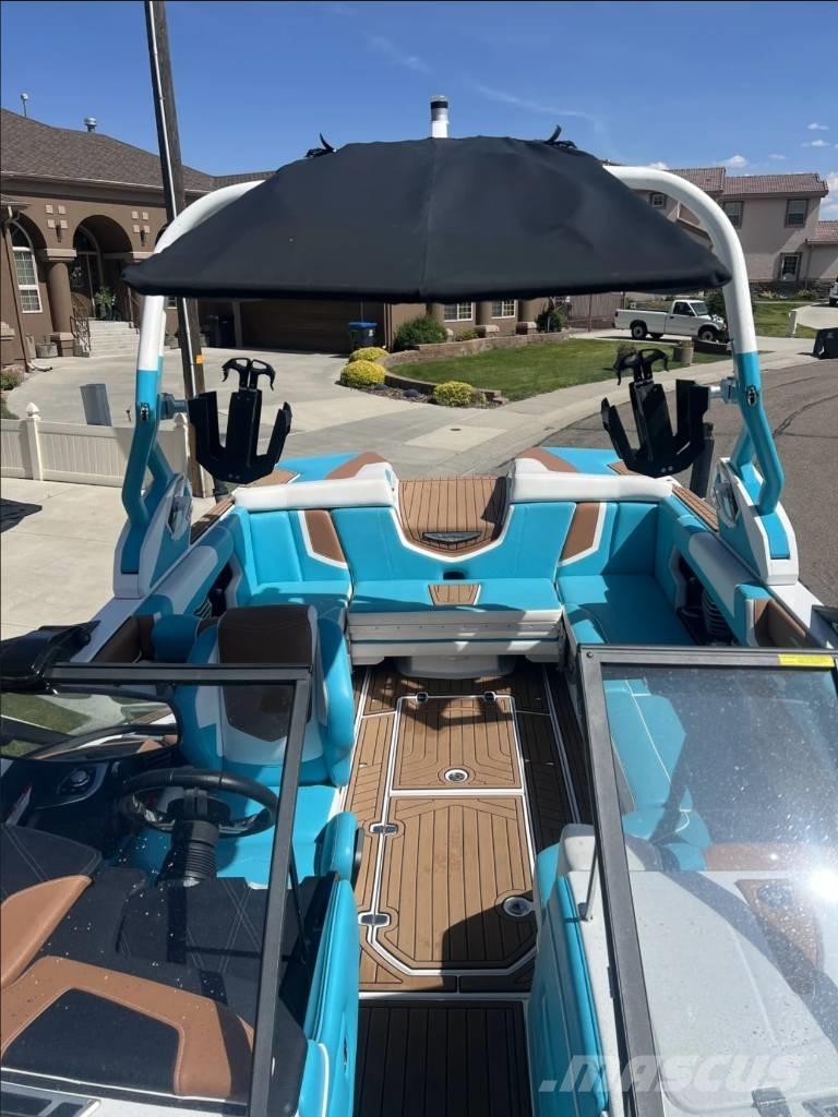  Nautique G23 Barje si pontoane